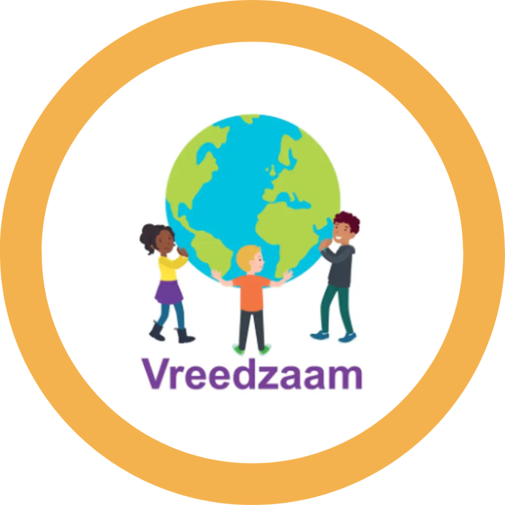 6 keer per jaar verschijnt er een nieuwsbrief Vreedzaam waarin de inhoud van elk blok wordt toegelicht aan de ouders